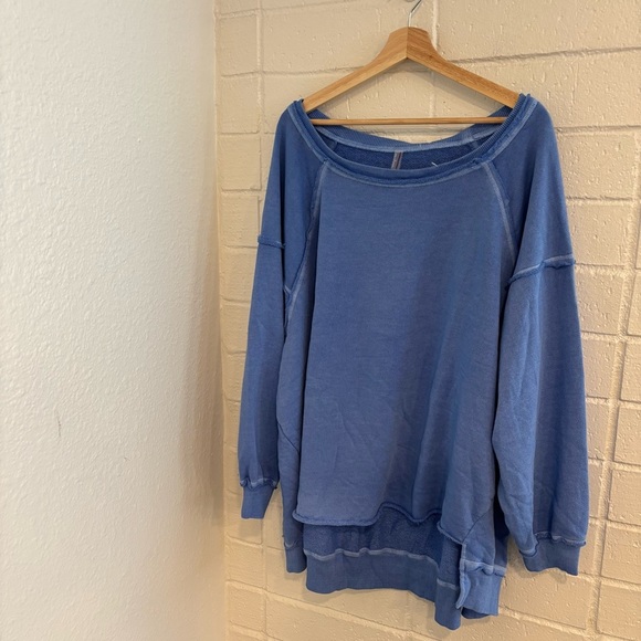 NWOT Free People movement one to beat pullover in blue - Picture 2 of 6